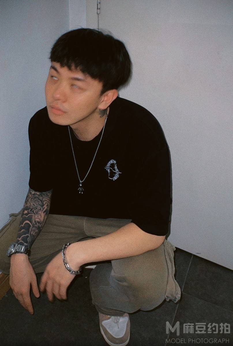 黑白模特