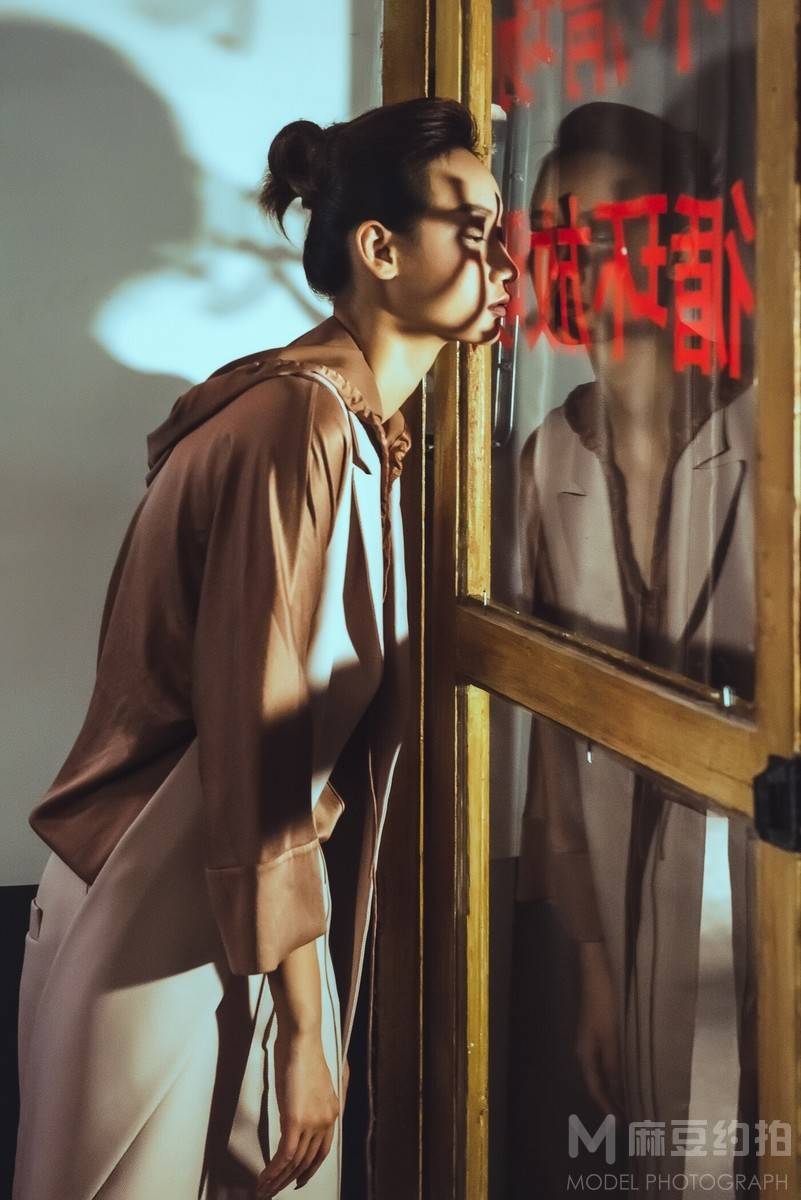 情绪模特