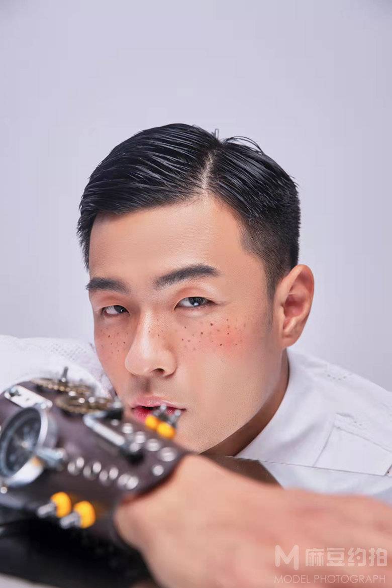 胶片模特
