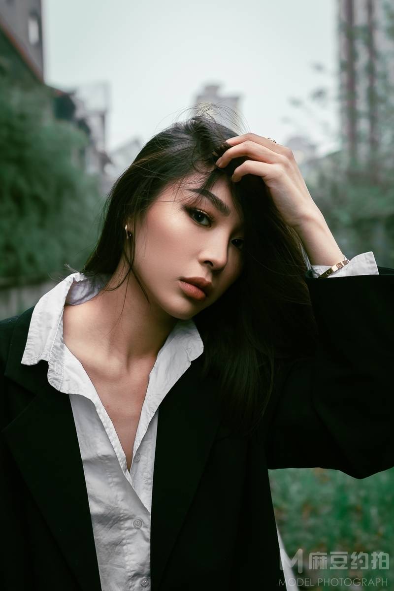情绪模特