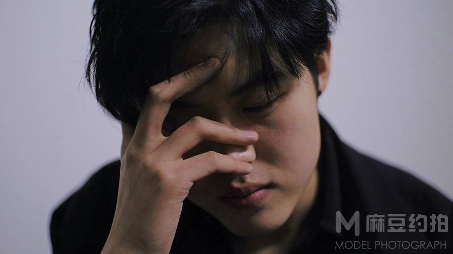 情绪模特