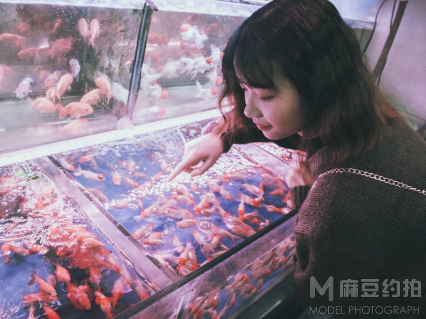 情绪模特