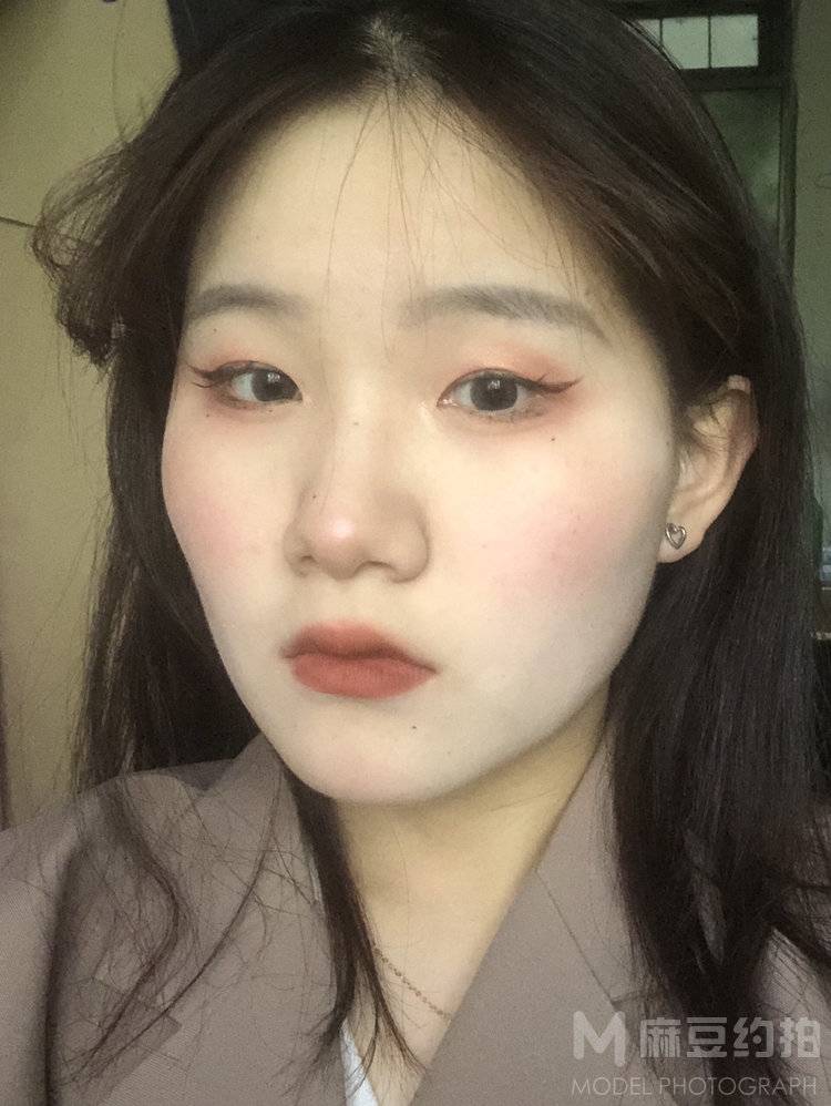 妆容模特