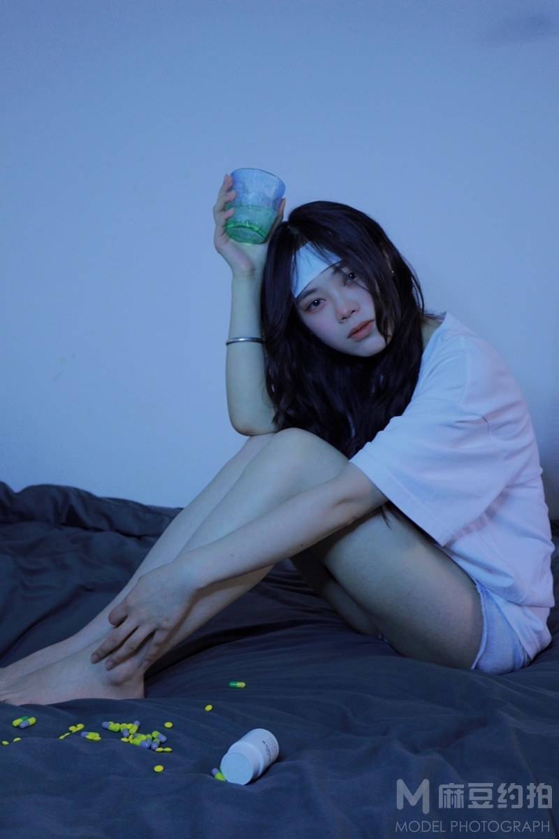 情绪模特