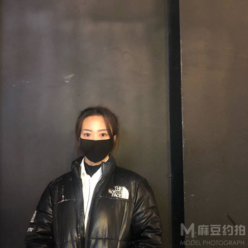黑白模特