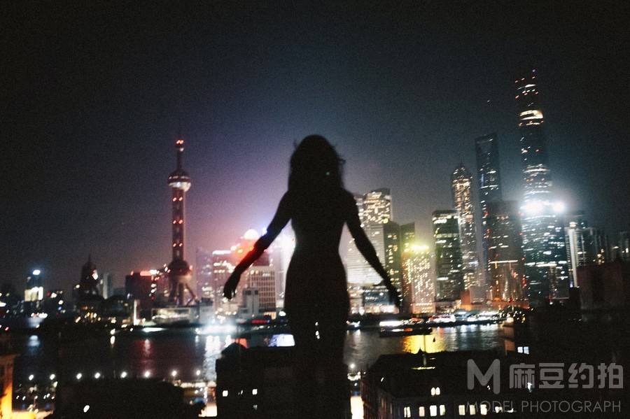 黑白模特