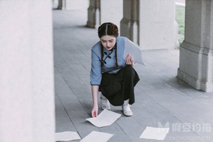 情绪模特