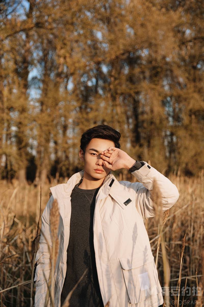 黑白模特