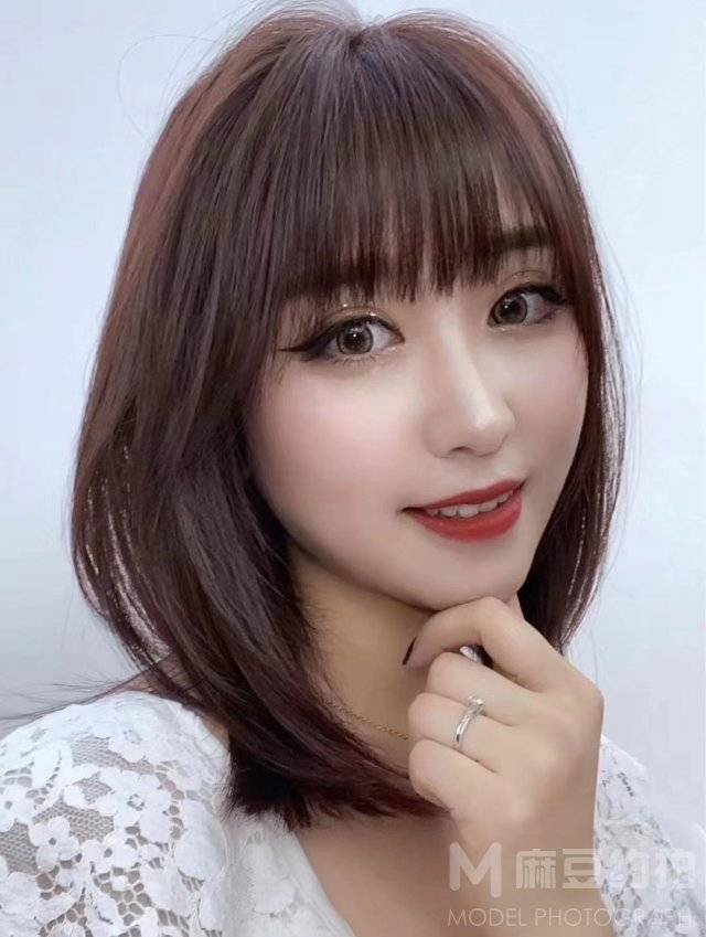 妆容模特