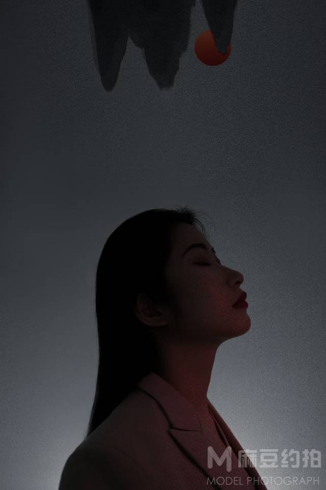 黑白模特