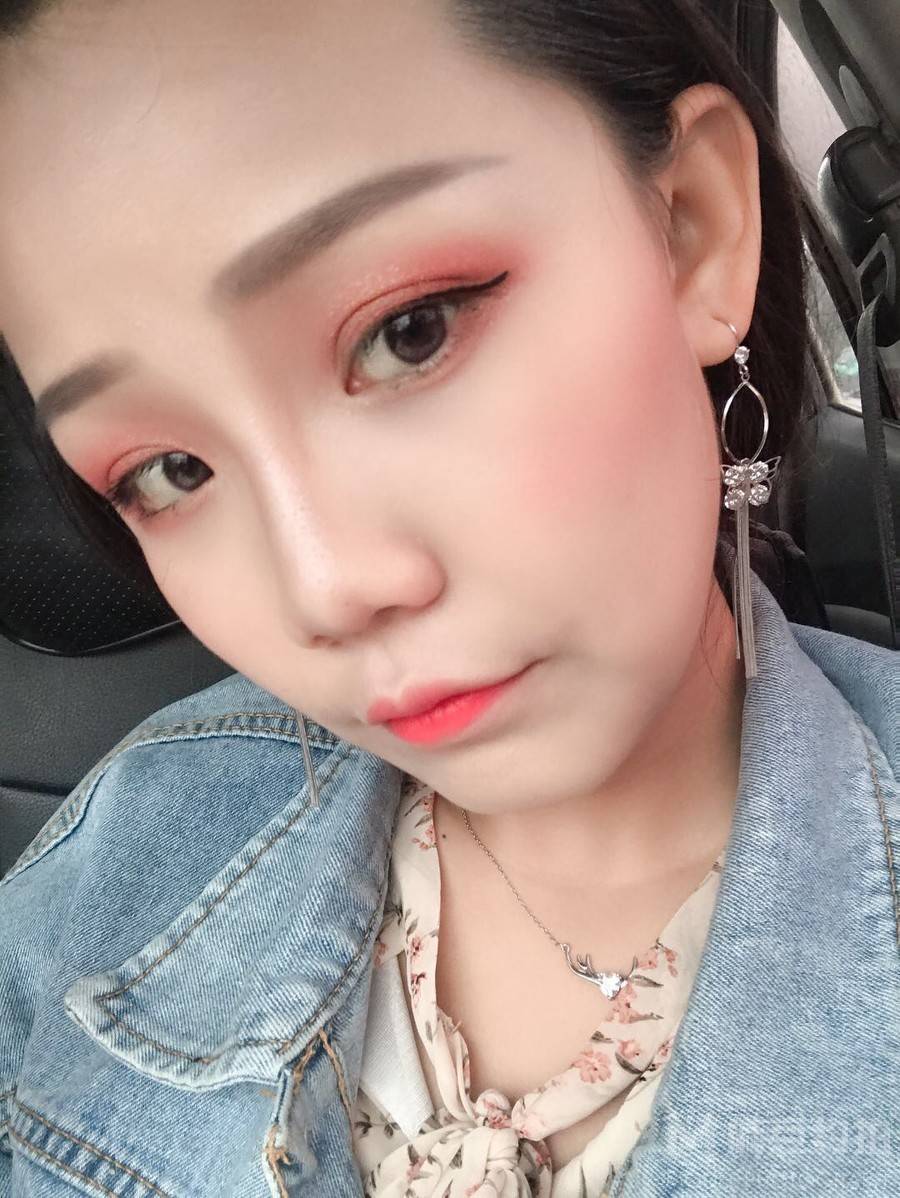 妆容模特