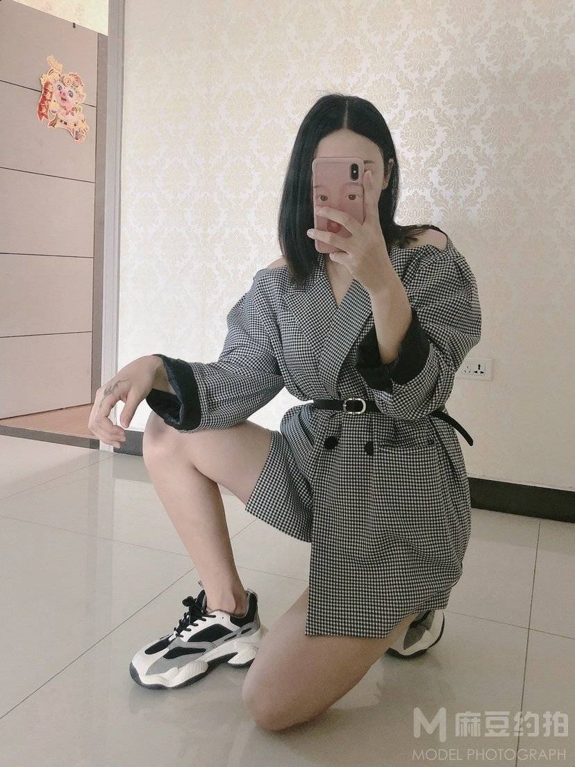 黑白模特