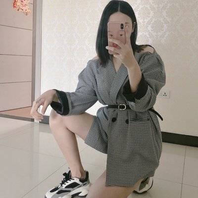 黑白模特