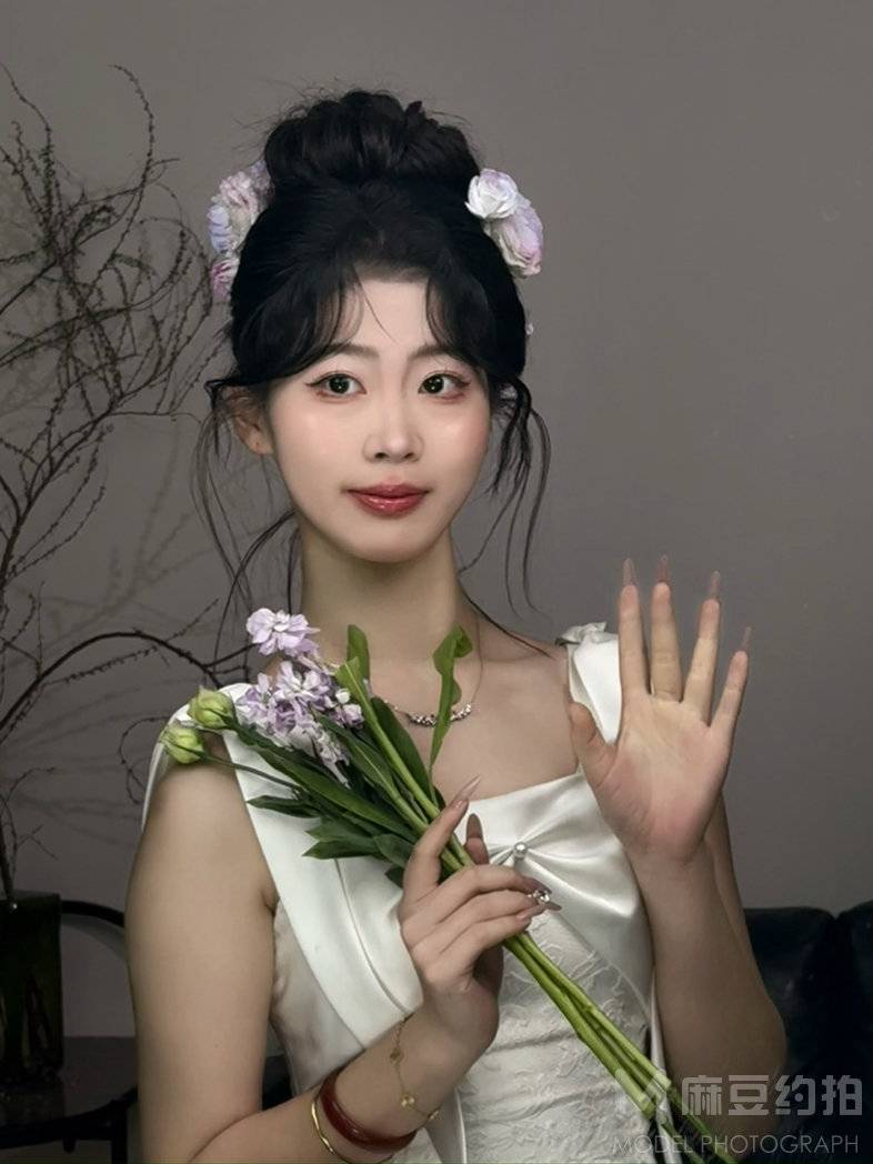 妆容模特