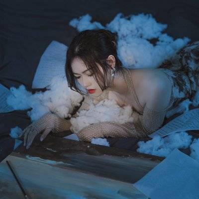 情绪模特