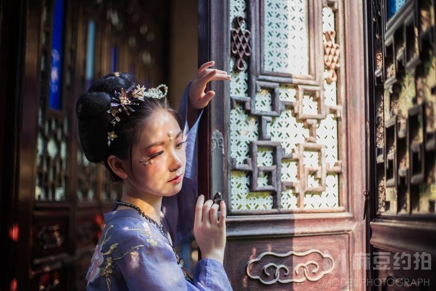 汉服模特