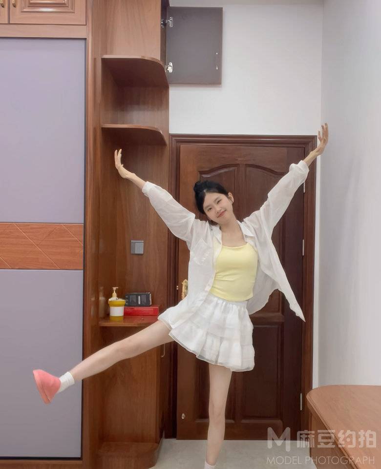 校园模特