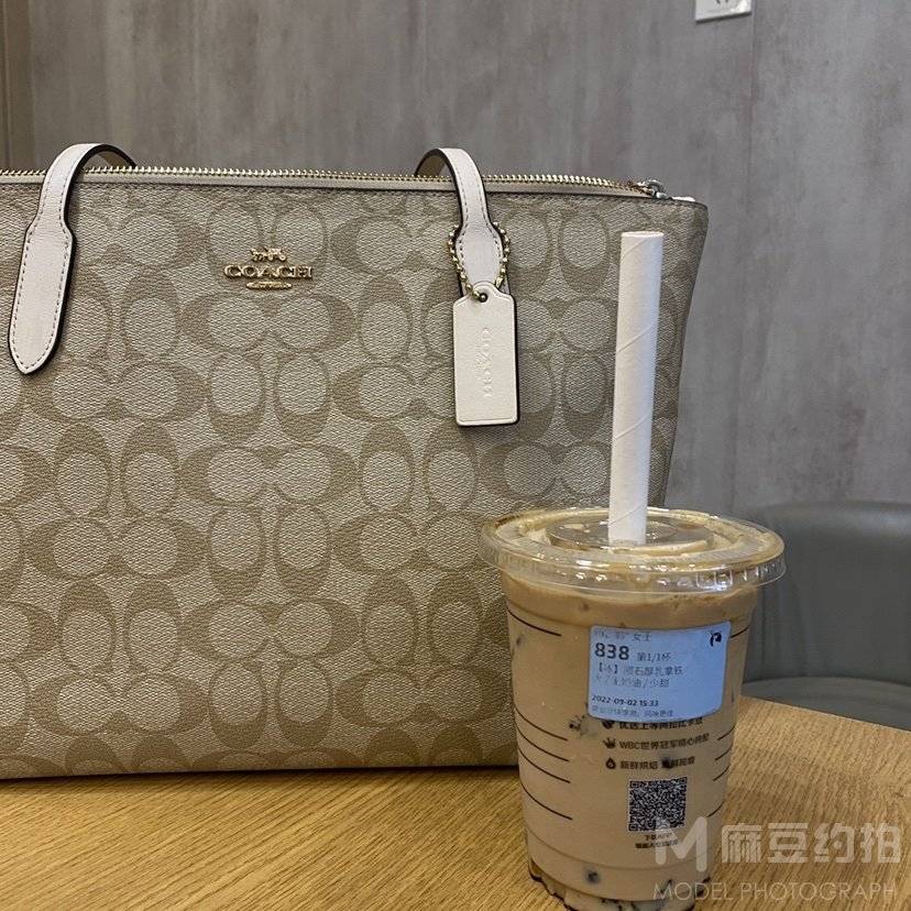 宝丽来模特