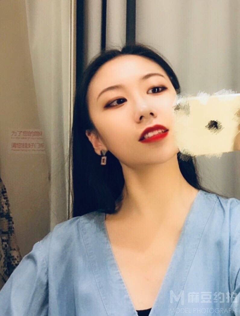妆容模特
