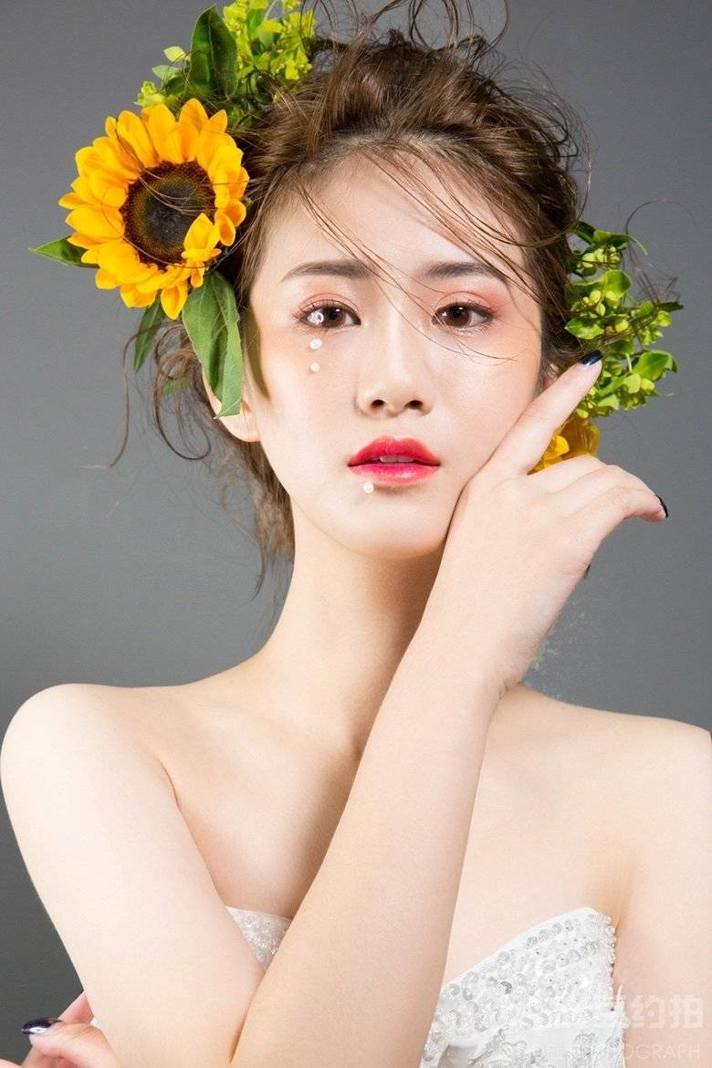 妆容模特