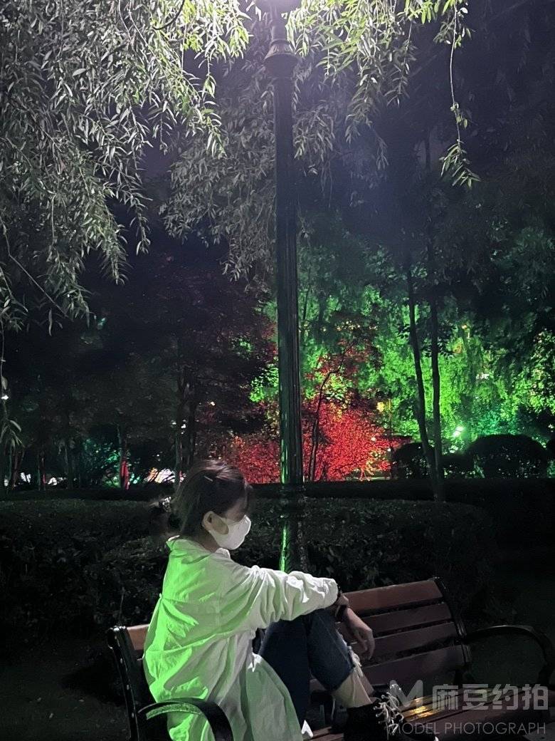 黑白模特