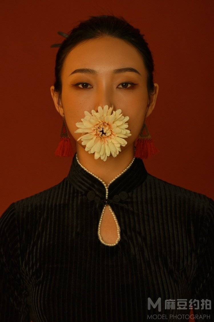 情绪模特
