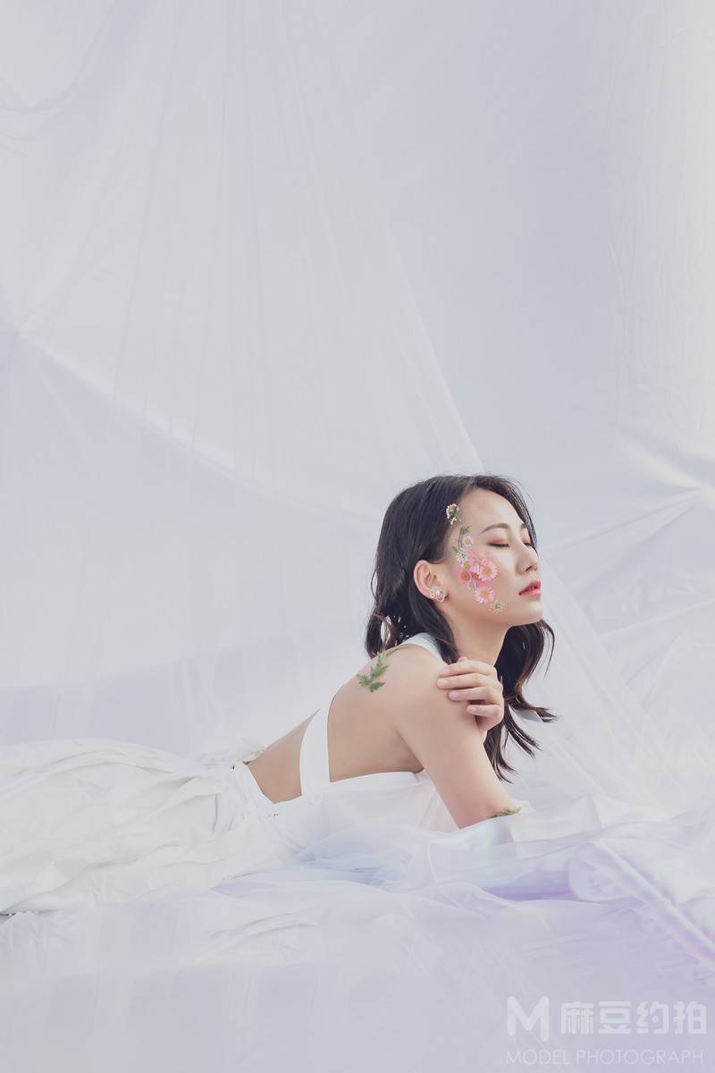 妆容模特