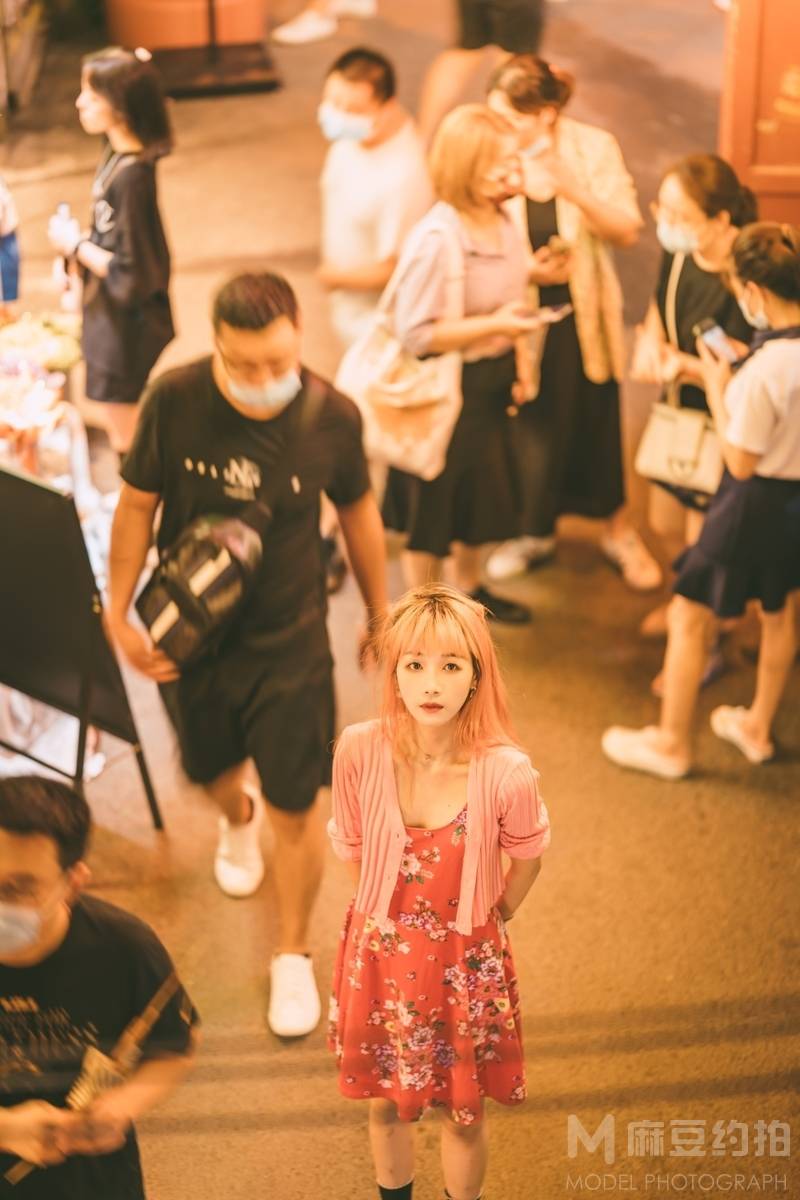 情绪模特