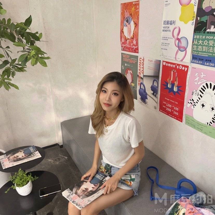 妆容模特