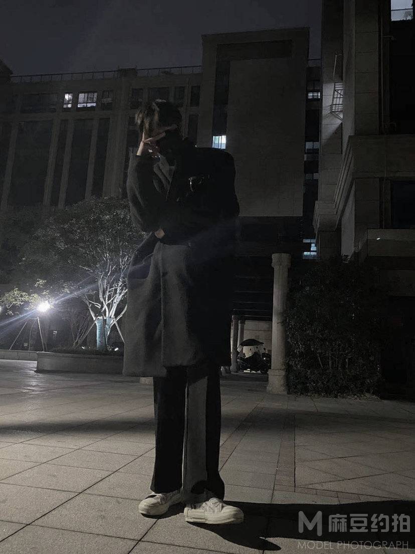 黑白模特