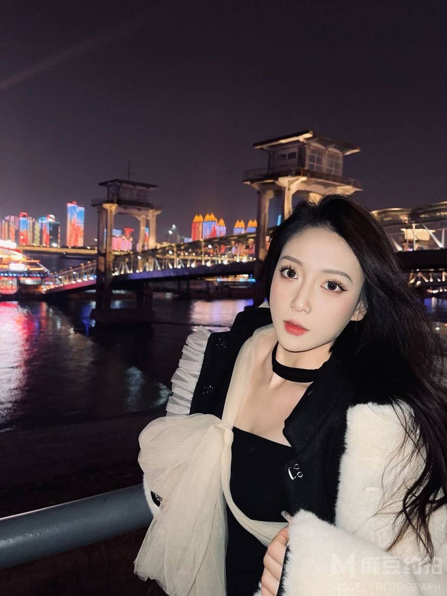 夜景模特