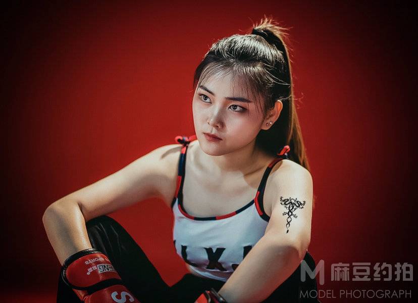 情绪模特