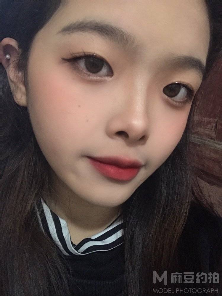 妆容模特