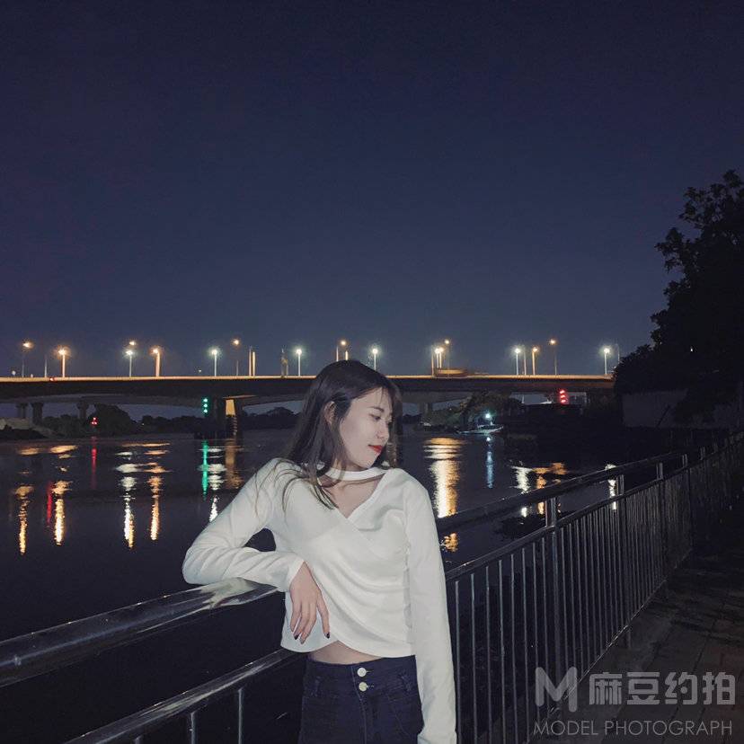 夜景模特