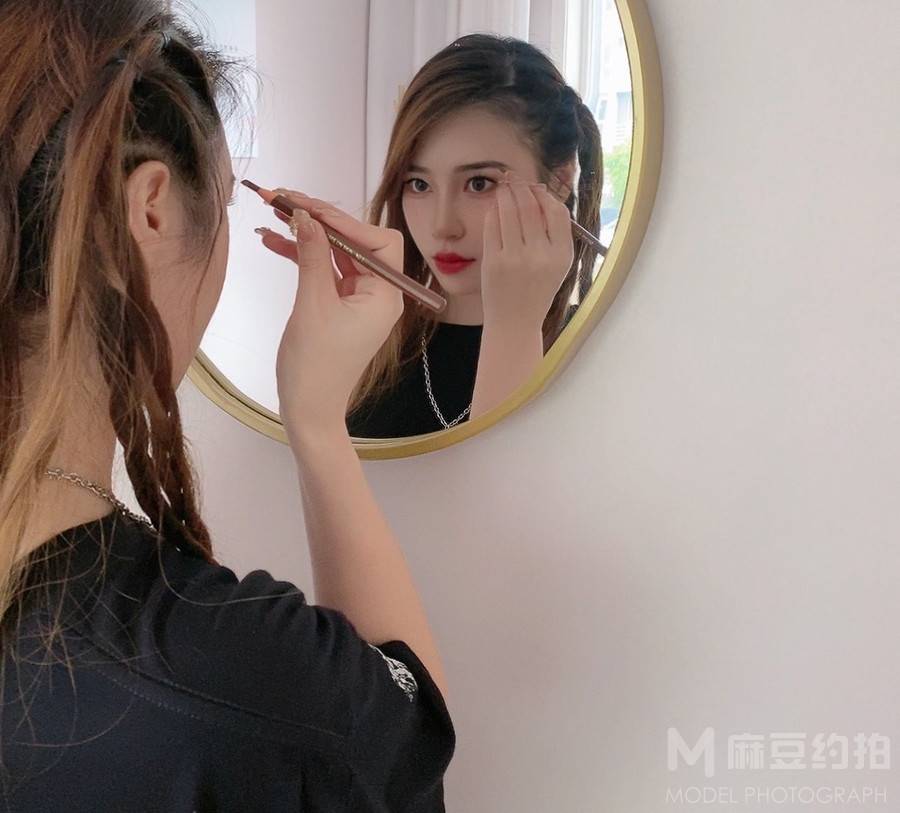 妆容模特