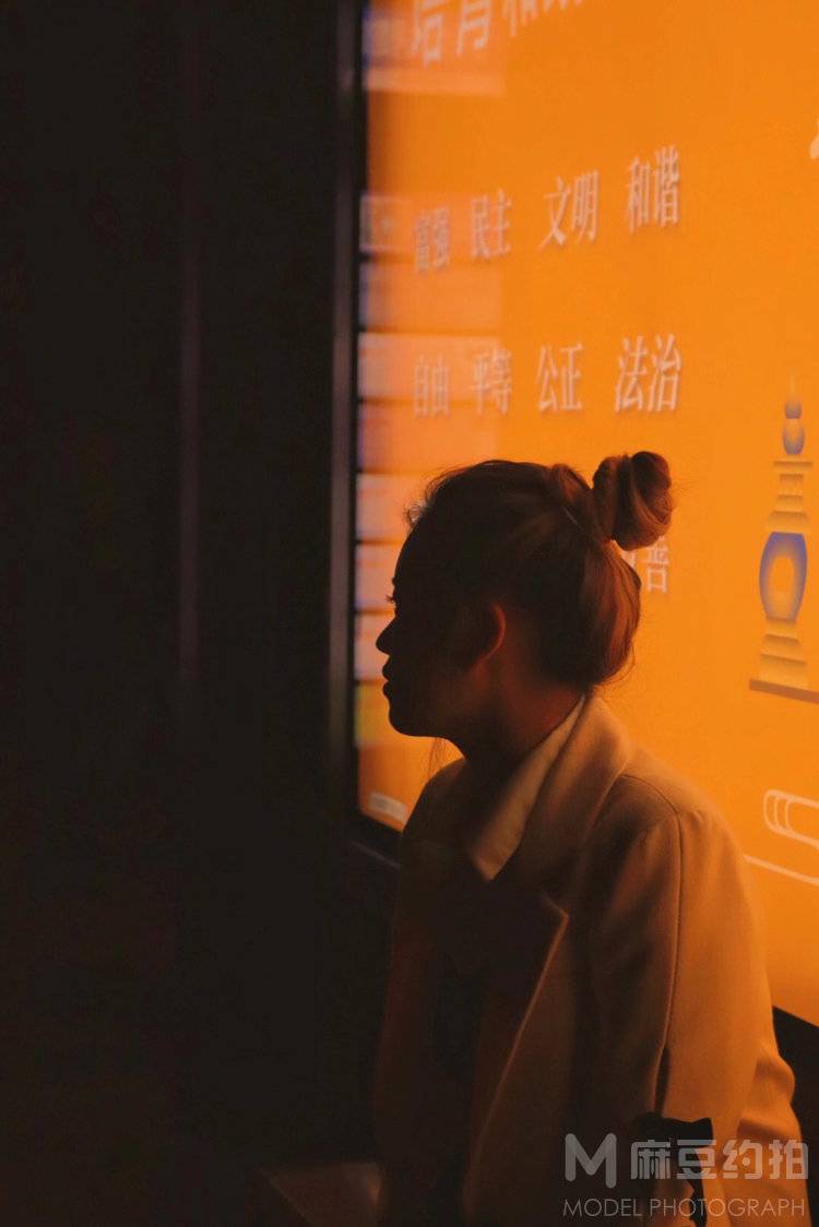 情绪模特