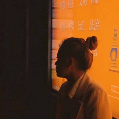 情绪模特
