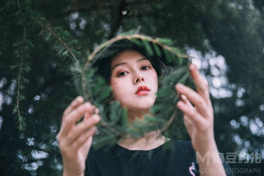 情绪模特
