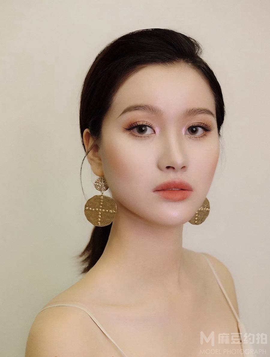 妆容模特