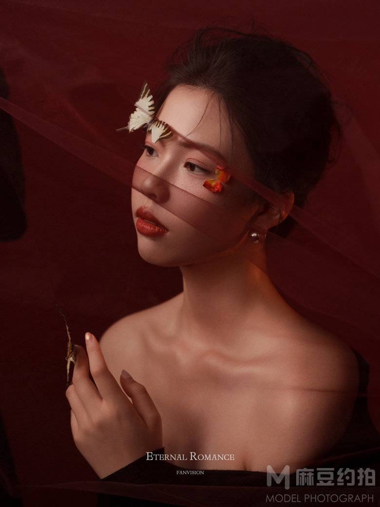 情绪模特