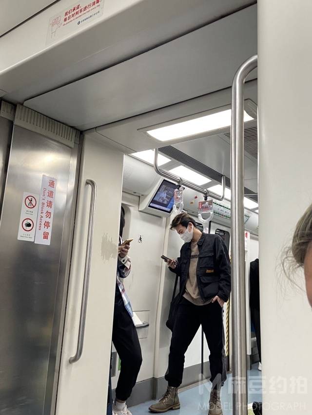 纪实模特