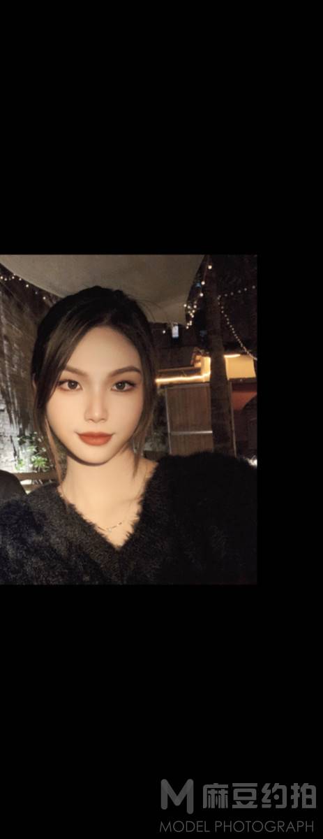黑白模特