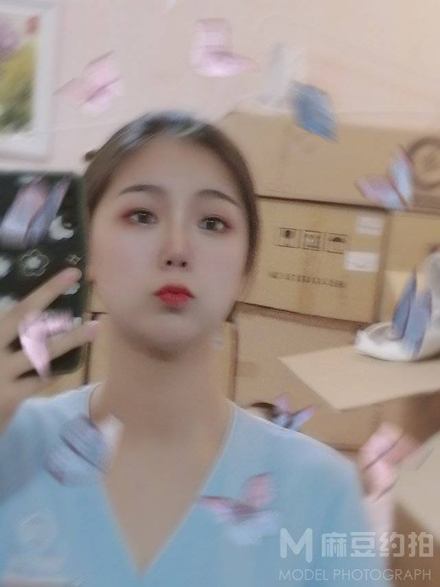 校园模特