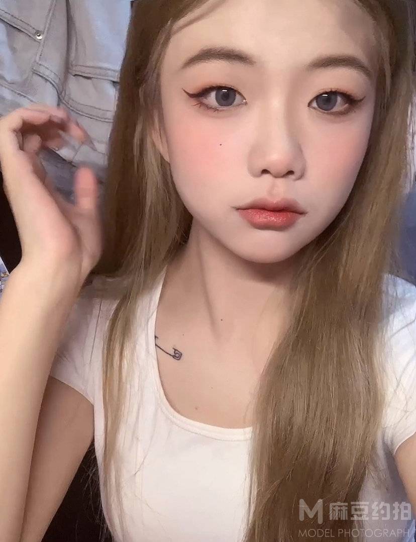 妆容模特