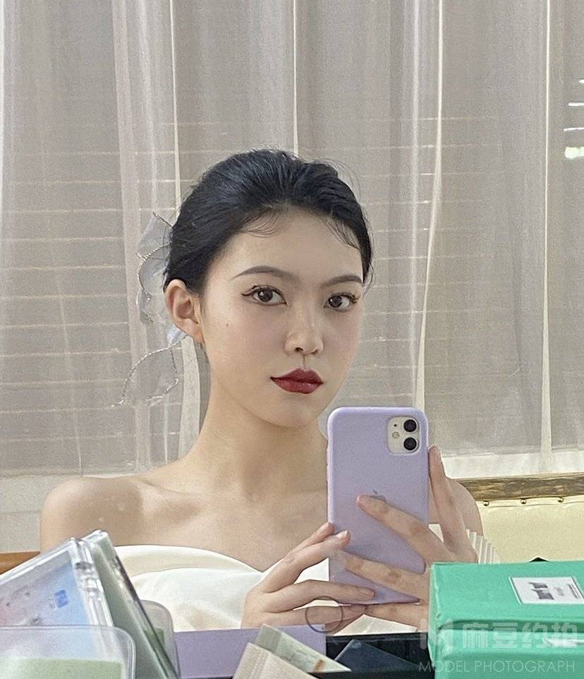妆容模特