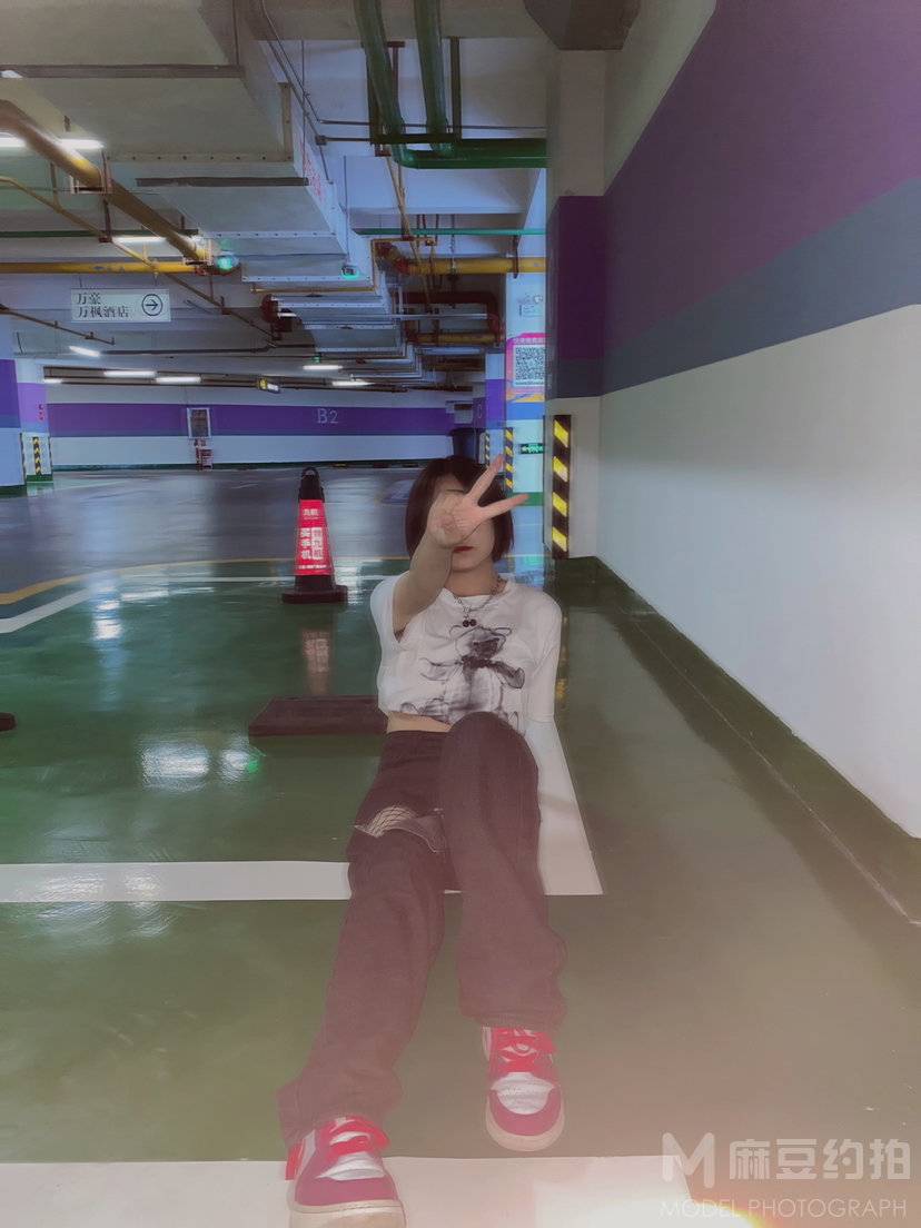 情绪模特