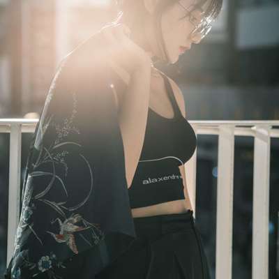 情绪模特
