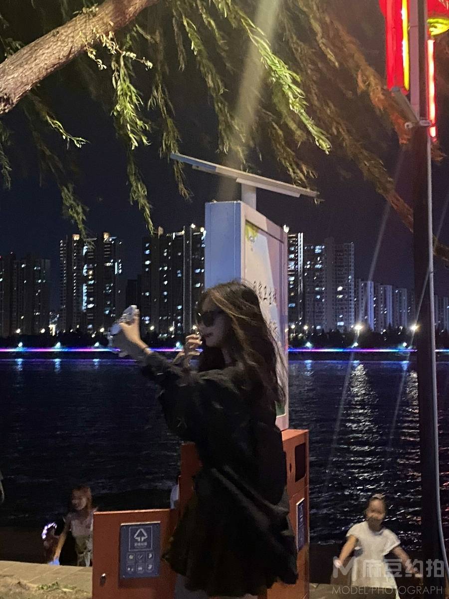 夜景模特