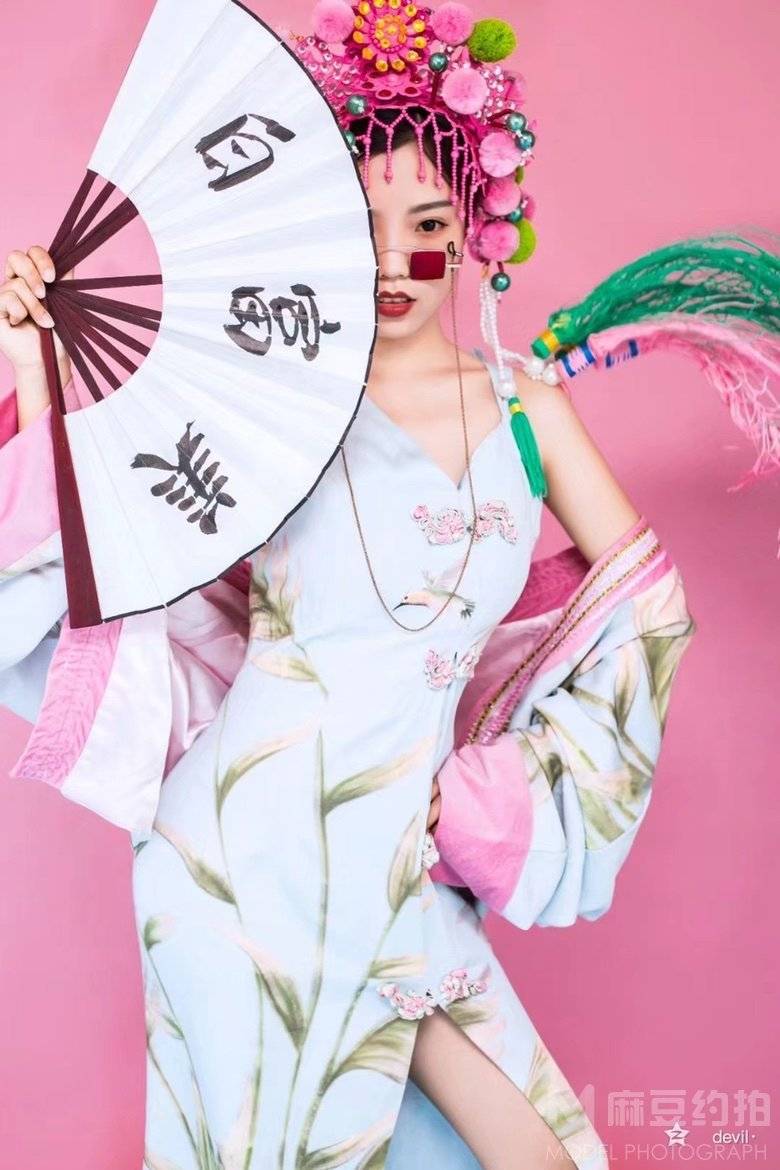校园模特