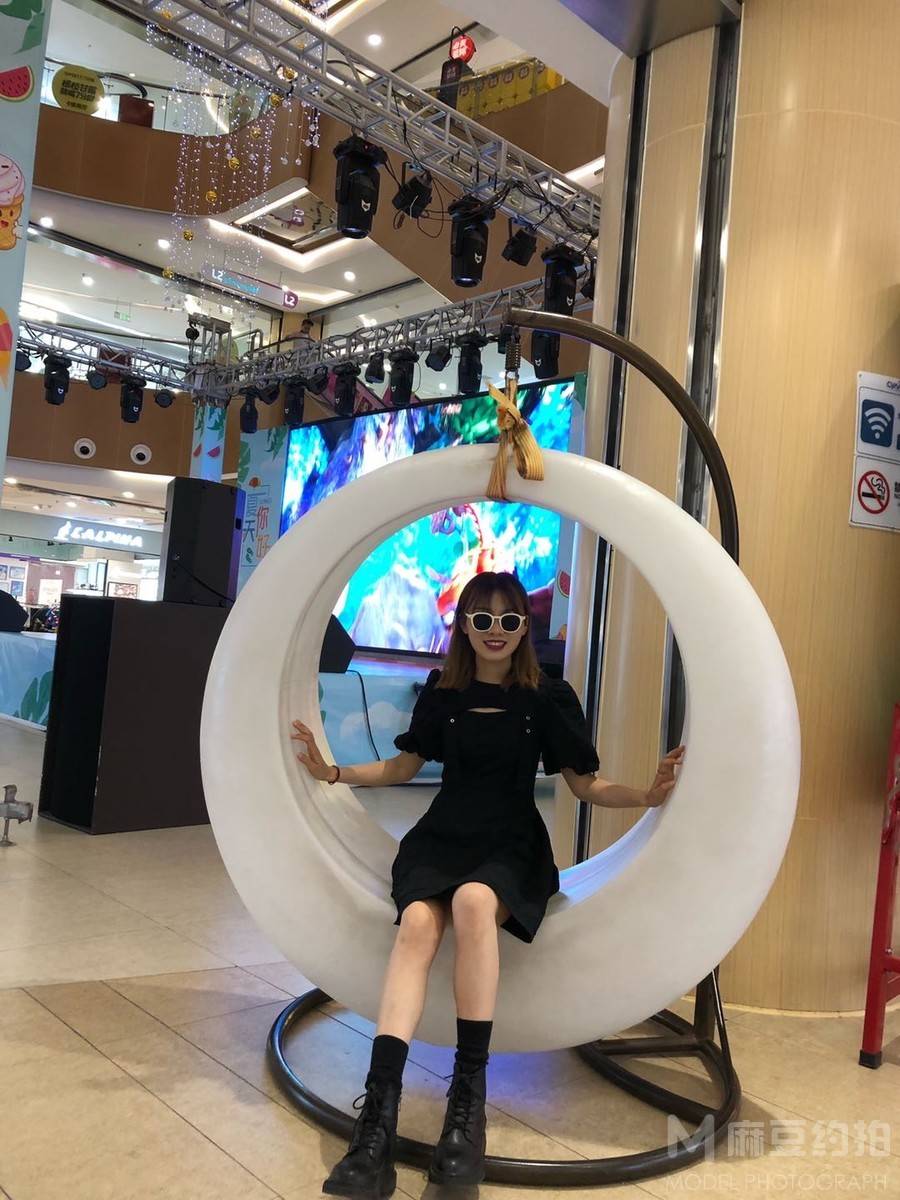 校园模特
